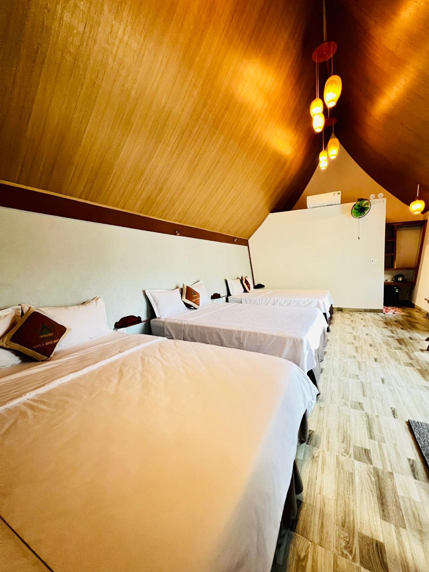 Tropical Valley Homestay - Villas ฟ็องญา ภายนอก รูปภาพ